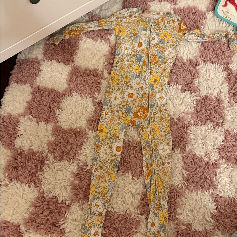 Posh Peanut Ruth floral convertible footie pajamas/ size 2T